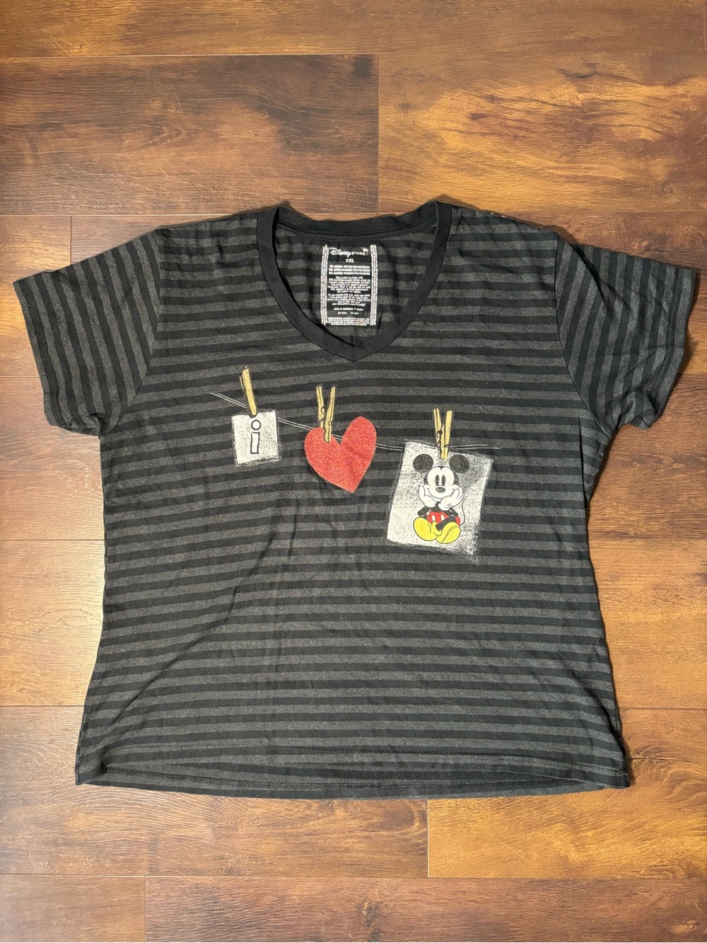 Disney Store Mickey Mouse Heart Graphic V Neck Tee XXL